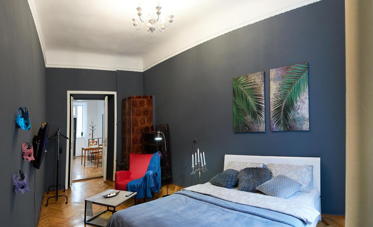 לבוב Stylish Apartments In The Center מראה חיצוני תמונה