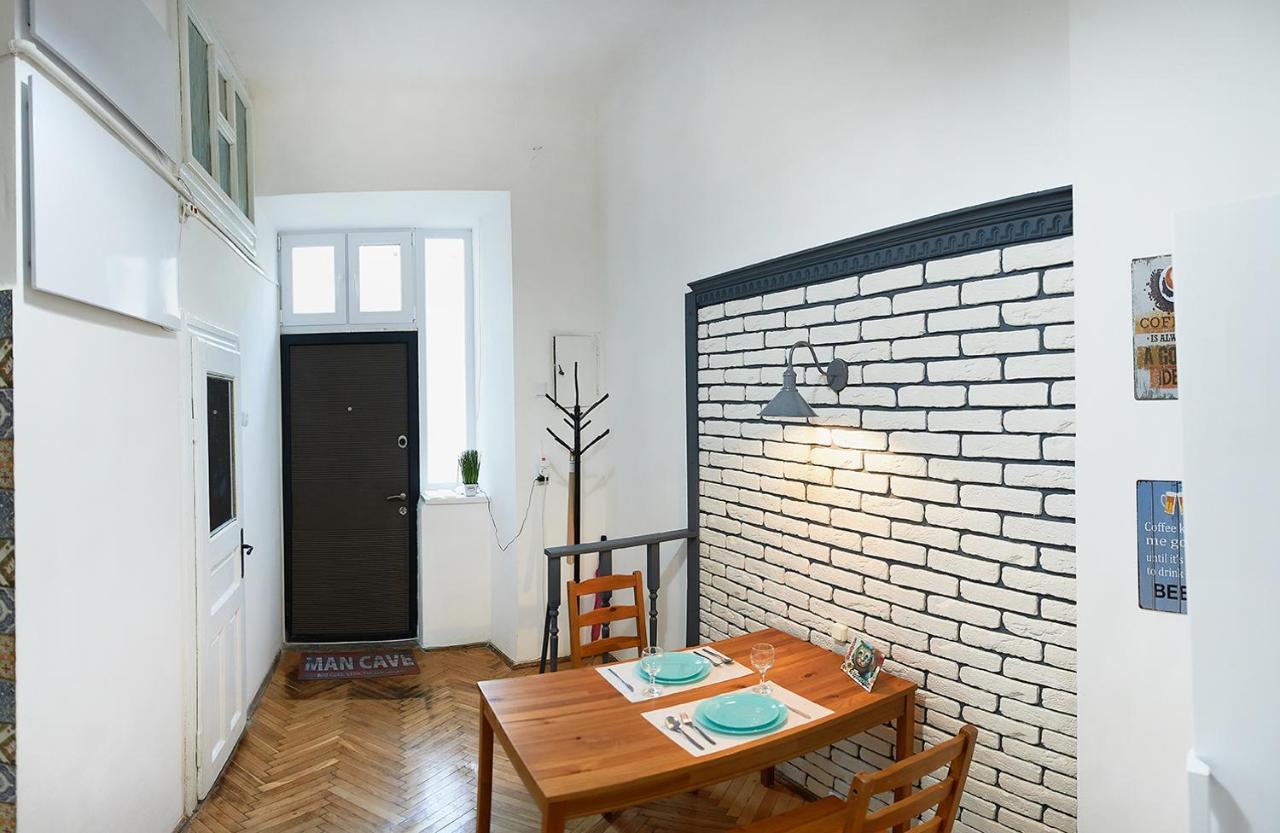 לבוב Stylish Apartments In The Center מראה חיצוני תמונה