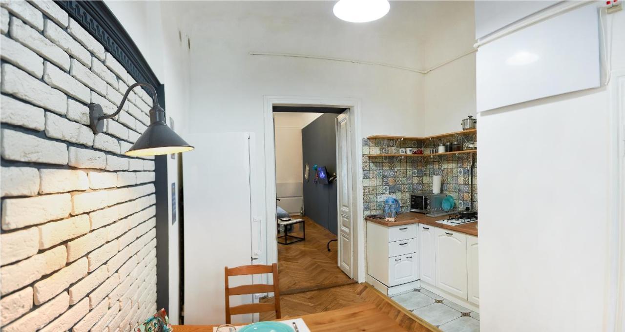 לבוב Stylish Apartments In The Center מראה חיצוני תמונה